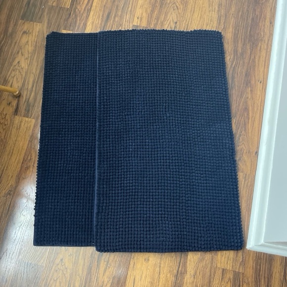 EUC Bathroom Rugs x2 - Picture 1 of 5